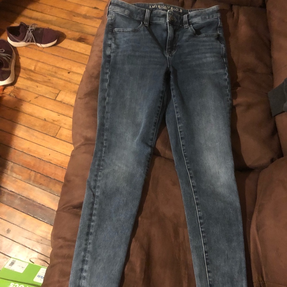 Women’s 6 American Eagle hi-rise jegging